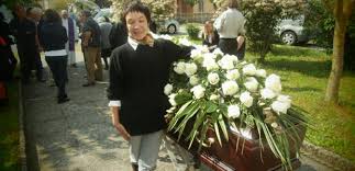 Top club | oriella dorella. Pane Salame E Canti Per I Funerali Della Madre Di Oriella Dorella Oglioponews