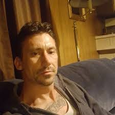 Jerry Uhl's Instagram, Twitter & Facebook