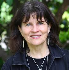 Leslie Cotter's Instagram, Twitter & Facebook