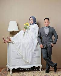 Sabtu, 2 april 2016 makeup : 60 Foto Prewedding Indoor Studio Casual Simple 2019