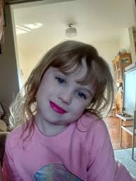Can my pink lipstick make my 4 yo granddaughter hyper?