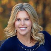 Shelly Whitney's Instagram, Twitter & Facebook