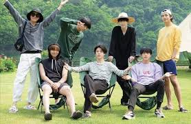 فرقة bts ت علن رسمي ا عن إطلاقها لبرنامج واقعي جديد يتمحور حول الطبيعة k pop imagens bts bts fotos