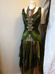 Robe De Mariee De Boho Dans Le Vert Olive Robe De Mariee Pour La Robe De Fees Robe De Mariage De Foret Fairy Clothes Inspired Dress Fashion