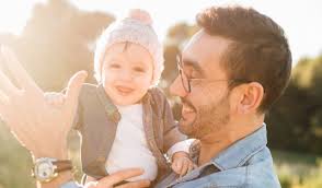 Chris Hemsworth ultracuki apuka, ahogy a lányát védi