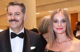 Τμήμα βιβλιοθηκονομίας, αρχειονομίας και συστημάτων πληροφόρησης (θεσσαλονίκη). Ale3andros Mpoyrdoymhs Lena Drosakh Pantreythkan Sthn Patra Eikones