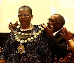 Ousted ethekwini mayor zandile gumede has created a crisis for the anc by holding on to the mayoral chains, despite a provincial executive committee decision instructing her to vacate office. Ace Up Her Sleeve Ousted Durban Mayor Moans To Luthuli House