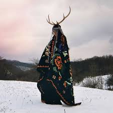 Denn dieses datum steht 2020 für die sogenannte wintersonnenwende und den kürzesten tag bzw. Die Wintersonnenwende Ist Der Kurzeste Tag Und Dir Langste Nacht Des Jahres Aber In Erster Linie Bedeutet Sie Dass Wir Di Celtic Art Dnd Elves Animal Slaughter