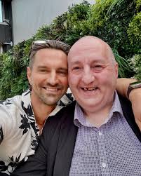 Some happy snaps from a fun Sunday Session at @osbornesundays #djlife  #sundaysession #music #rooftop #gaymelb