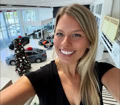 Cross it off the bucket list!📝 I can now say I've presented at a car  dealership!🤩🙌🏼 Thank you for including me today, Amber Morgan 🫶🏼🎉