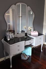 Queen Anne Dressing Table Painted As Paris Grey Love How Elegant This Vanity Looks The Color Is Divi Refurbished Furniture Diy Queen Anne Furniture Furniture