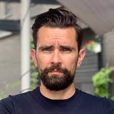 From timeless traditional designs, to craftsman and transitional styles, our homes are rich in architectural detail and design features that make each home unique. Artur Witek Arturwitek Twitter