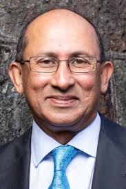 International student numbers plunge as Universities Australia defends  lobbying efforts