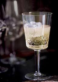10 St Germain Cocktail Recipes To Make For Tonight S Happy Hour French Cocktails Cocktail Recipes Aperitif Drinks