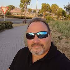 Nos acabamos de enterar del fallecimiento de un integrante de nuestra  página, otrora futbolista que militara en diferentes equipos en nuestro  país. Clemente De Los Santos venía luchando desde hace tiempo con