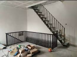 Railing balkon minimalis rb001 ini cukup terjangkau dan kompetitif dan sangat ekonomis, harga railing balkon per meter kisaran : Pagar Balkon Minimalis Konstruksi Dan Taman 758336779
