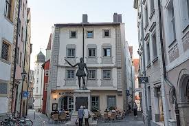 Schöne, helle 2,5 zimmer wohnung in der altstadt. Zieroldsplatz In 93047 Regensburg Innenstadt Bayern