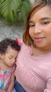 Damaris Roman's Instagram, Twitter & Facebook