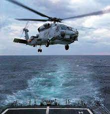 The Sh 60b Seahawk The Mh 60s Has The Seahawk S Automatic Rotor Blade Folding System And Rapid Folding Tail Pylo Military Helicopter Fly Navy Fighter Aircraft