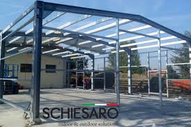 Realizziamo le migliori costruzioni prefabbricate utilizzando l'acciaio e il legno lamellare, materiali di alta qualità e di durata garantita nel tempo: Prefabbricati E Capannoni In Acciaio Industriali Schiesaro Outdoor Indoor Solution