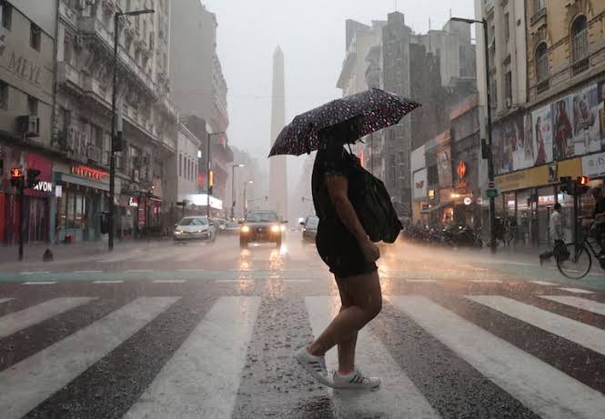 Cambia el pronóstico en AMBA: cuándo llegan las lluvias fuertes esta semana - LA NACION