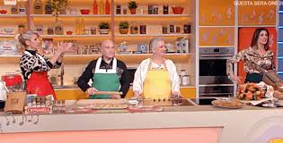 A La Prova Del Cuoco La Donna Che Lancio La Torta In Faccia Ad Antonella Clerici Foto Ultime Notizie Flash