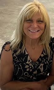 Kerri Brady's Instagram, Twitter & Facebook