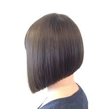 See more ideas about short hair styles, short hair cuts, hair cuts. Triangular Graduation Or More Simply A Classic Bob One Length Haircuts Triangular Haircut Short Hair Haircuts