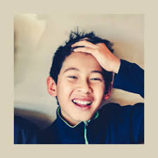 Stream Violinista en el Tejado by Hernán Jaramillo