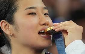 Singapore's Jason Teh through to Malaysia Super 100 badminton final after  comeback win