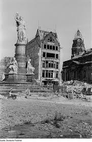 Die 15 meter hohe, 20 meter breite und 12 meter tiefe denkmalanlage, war ursprünglich standort nationaldenkmal. Germaniadenkmal Dresden Veikkos Archiv