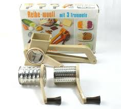 Moulinex Reibe Mouli Vintage Kuchenhelfer 3 Trommel 1970s Retro Beige Farbe In 2020 Kuchen Helfer Beige Farbe Kleine Kuchengerate