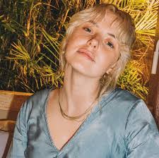 Jennifer Scaff's Instagram, Twitter & Facebook