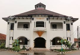 Setelah setahun lebih direnovasi, museum gedung juang tambun akhirnya resmi dibuka untuk umum pada sabtu (20/3/2021). 20 Tempat Wisata Di Bekasi Paling Hits Di Tahun 2020