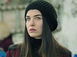 Aslıhan güner, 17 aralık 1987 tarihinde i̇stanbul'da dünyaya geldi. Dirilis Ertugrul Karaca Hatun Aslihan Guner Kimdir Gercek Ismi Rolu Oldu Mu Ayrildi Mi