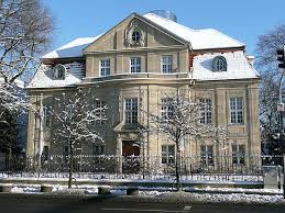 Berenberg boosted by deutsche bank's retreat from equities. Datei Berenberg Bank Dusseldorf Jpg Wikipedia