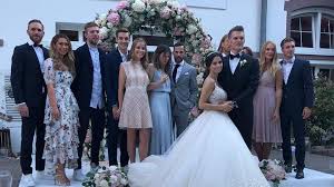 Nationalspieler matthias ginter verlässt borussia dortmund, bleibt der bundesliga aber erhalten: Kicker Star Matthias Ginter Hat Christina Nochmal Geheiratet Promiflash De