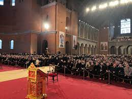 Maybe you would like to learn more about one of these? Cum AratÄ Catedrala Mantuirii Neamului In Interior Foto Video