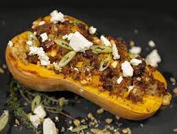 Butternut, das sind die länglichen gelben, die aussehen, wie große birnen. Butternut Kurbis Mit Kase Hack Fullung Silberherzen De