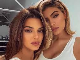 Kendall jenner has modeled for fendi, dior, victoria's secret. Kendall Jenner Vs Kylie Jenner Which Jenner Sis Is The Better Model Film Daily