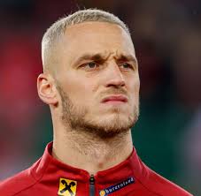 Marko arnautovic hat eine klassische kurzhaarfrisur, die er mit etwas gel verfeinert, um für mehr aufsehen zu sorgen. China Transfer Von Marko Arnautovic Scheitert Am Coronavirus Welt
