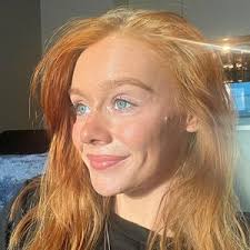 Melodie grace (@melodiemoments)