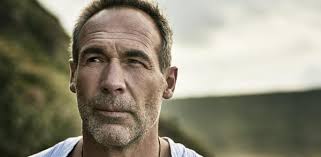 Il a réalisé des exploits exceptionnels d'endurance, de détermination et de courage. Mike Horn Turned Back On Nanga Parbat Mountain Planet