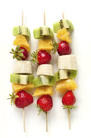 Brochettes De Fruits Fraise Kiwi Melon Poire Smoothie Banane Kiwi Brochette Fruits Brochette