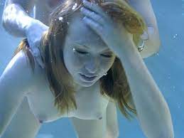 Unterwasser-sex... für ein paar schnelle Geld - Faperoni Porn Videos