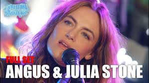 Julia Snow's Instagram, Twitter & Facebook