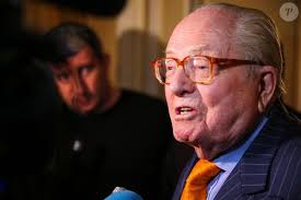 Photo : Quand il a rédigé son testament, l'entrepreneur et essayiste a  ainsi décidé de faire don de sa fortune à celui qui allait devenir le  premier leader d'extrême-droite à se qualifier