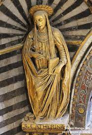 La Statua Di Santa Caterina Sotto La Cupola Del Duomo Buddha Statue Statue Buddha