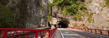 En la madrugada del 15 marzo el tunel del melon sufrió una rotura en la mitad del tunel provocando un derrumbe y dejando cortada la ruta, por lo que obliga a los usuarios a utilizar cuesta. Indra Implanta El Sistema De Control Y El Peaje Free Flow En El Nuevo Tunel El Melon Ii En Chile Espacio Para El Socio De La Asociacion Espanola De La Carretera