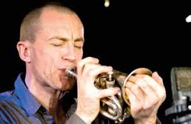 À LA DÉCOUVERTE DES RICHESSES DU PATRIMOINE PAGE 18 FÊTE DES JARDINS : TOUS  JARDINIERS PAGE 21 CLOUD'GIROFLE : DIX JEUNES C